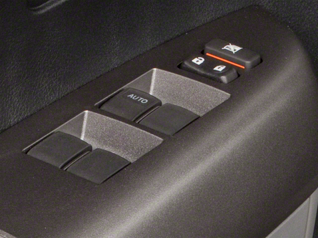 2013 Toyota Tundra CrewMax 5.7L V8 6-Spd AT (Natl)
