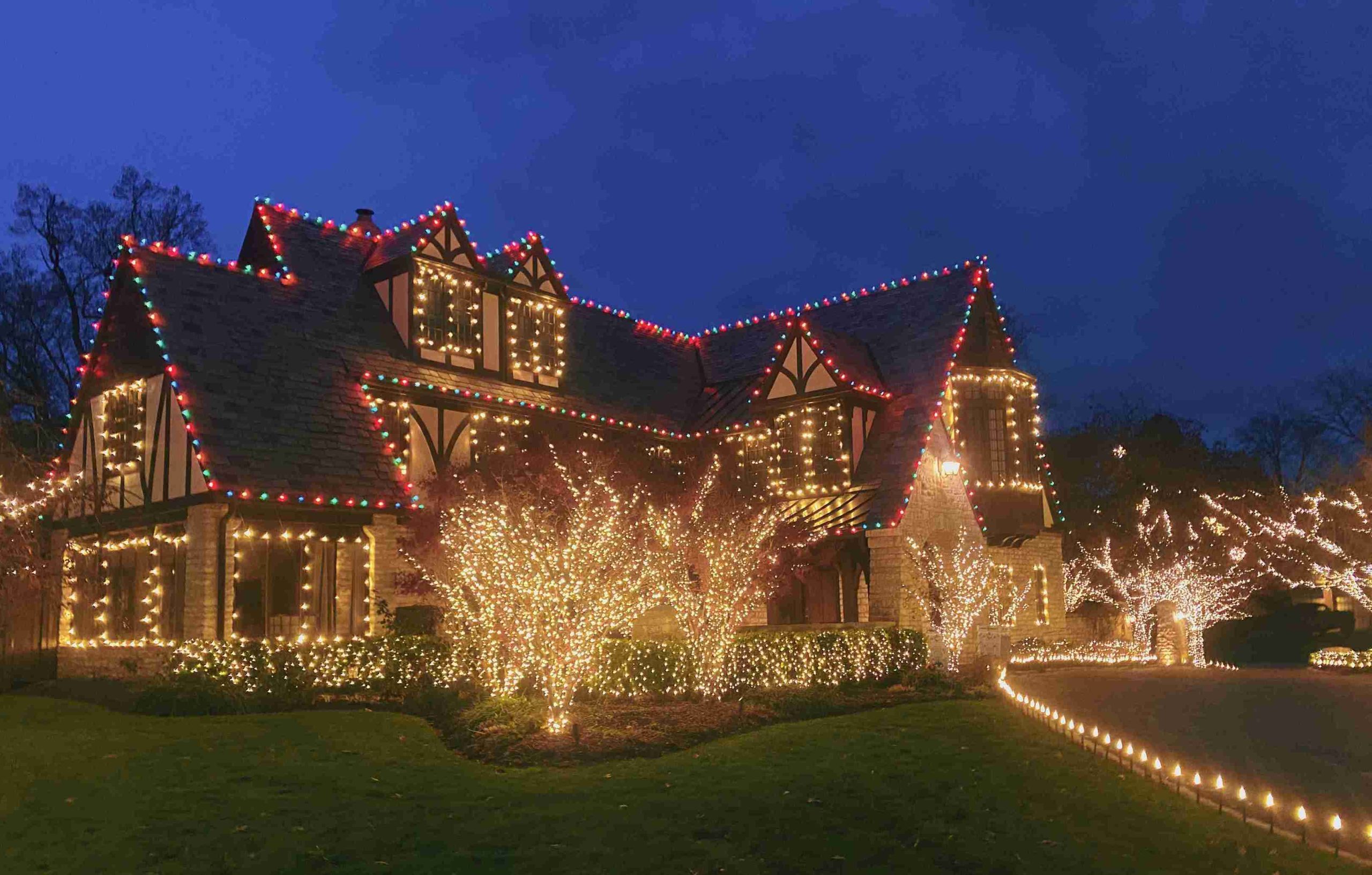Must-See Christmas Light Displays Near Kansas City