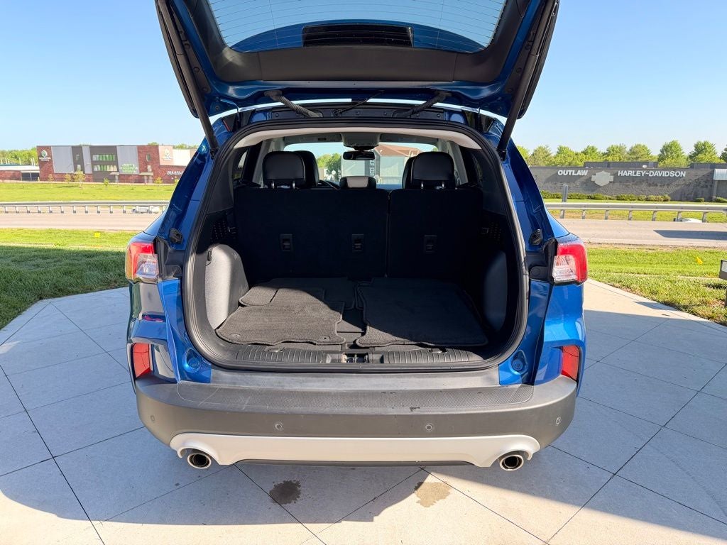 2022 Ford Escape Hybrid Titanium