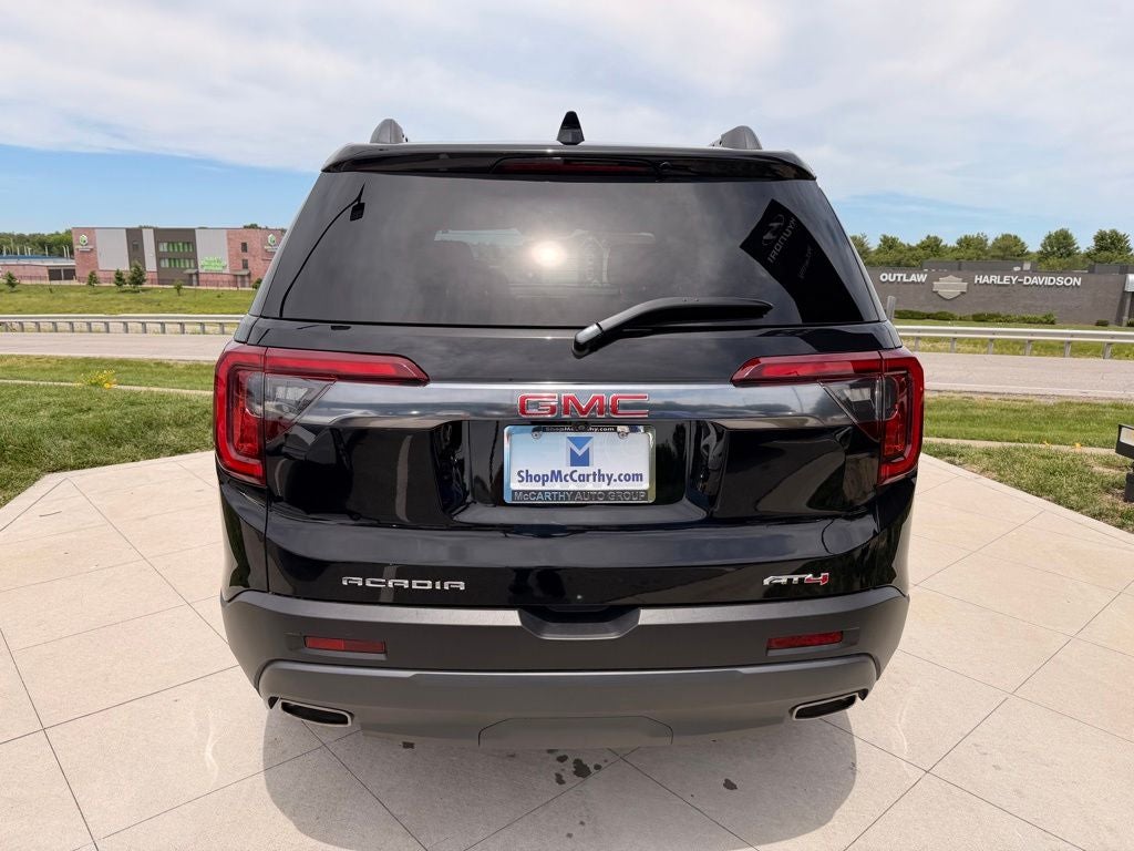 2023 GMC Acadia AT4