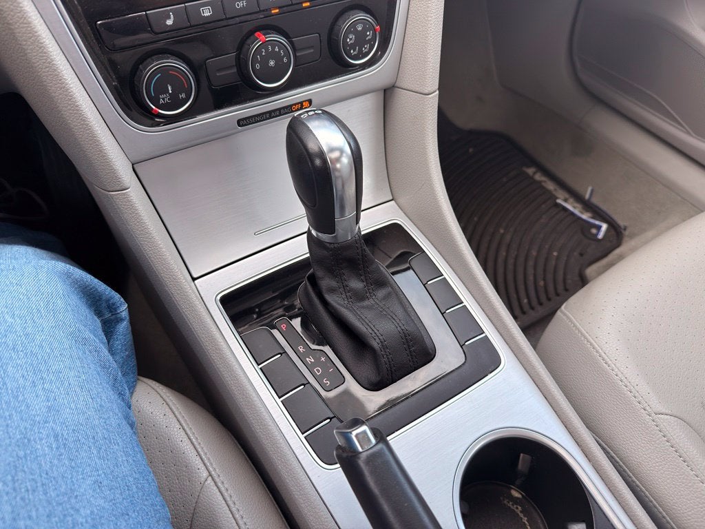 2013 Volkswagen Passat TDI SE w/Sunroof/Nav