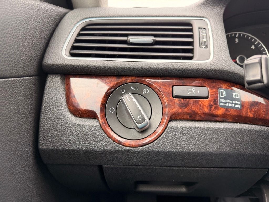 2013 Volkswagen Passat TDI SEL Premium