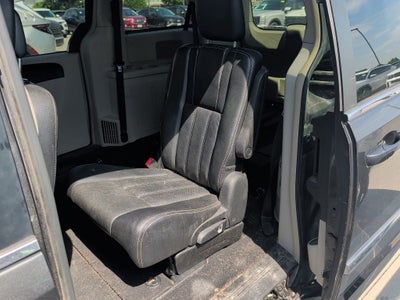 2012 Chrysler Town & Country Touring