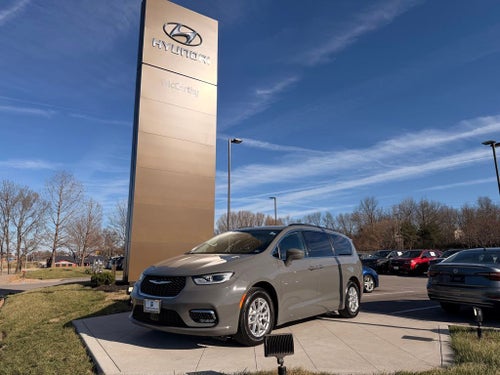 2022 Chrysler Pacifica Touring L