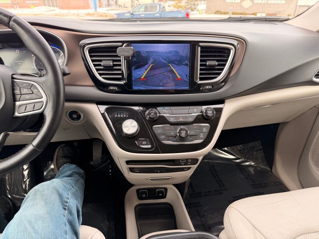 2017 Chrysler Pacifica Touring L Plus