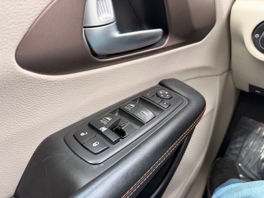 2017 Chrysler Pacifica Touring L Plus