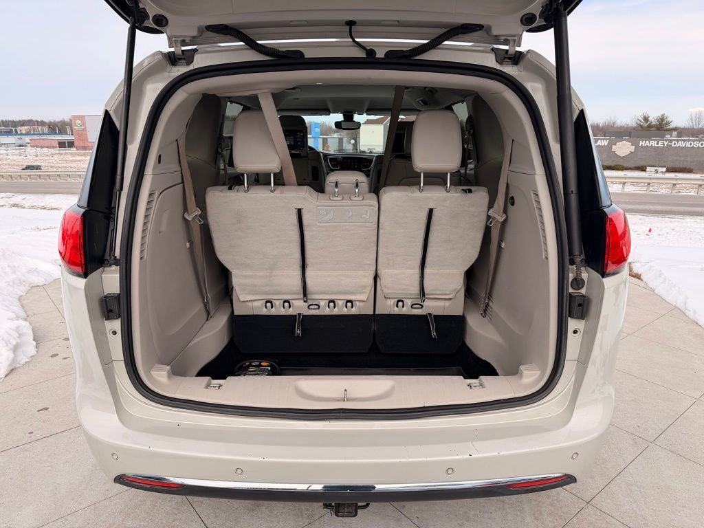 2017 Chrysler Pacifica Touring L Plus