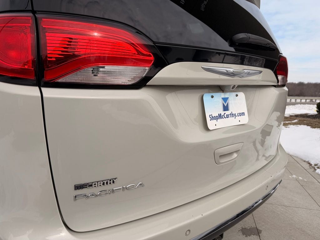 2017 Chrysler Pacifica Touring L Plus