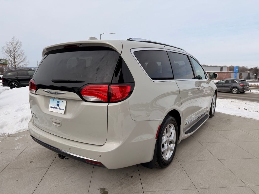 2017 Chrysler Pacifica Touring L Plus