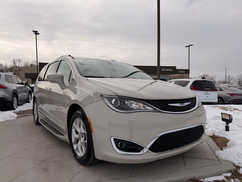 2017 Chrysler Pacifica Touring L Plus
