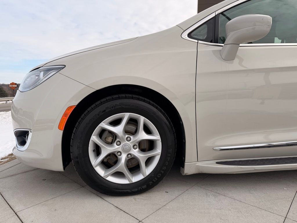 2017 Chrysler Pacifica Touring L Plus