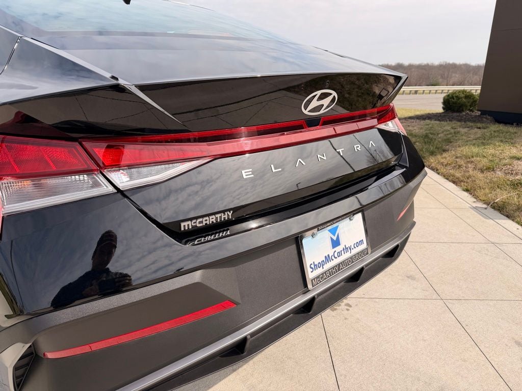 2025 Hyundai Elantra SE