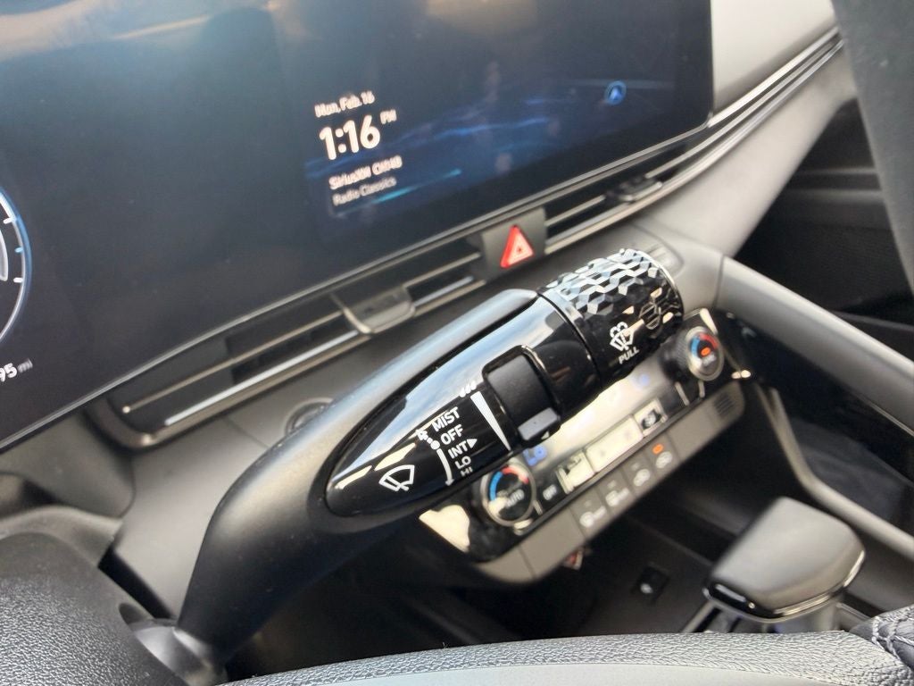 2025 Hyundai Elantra Hybrid SEL Sport