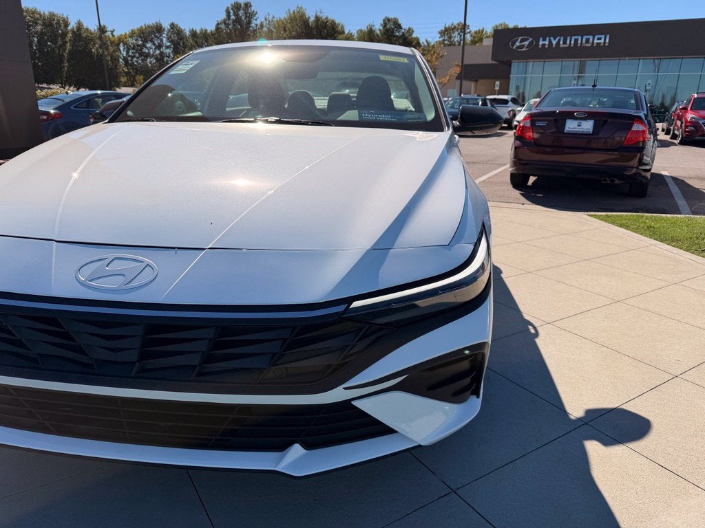 2025 Hyundai Elantra Hybrid SEL Sport