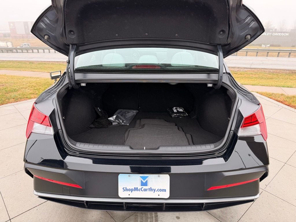 2025 Hyundai Elantra Hybrid Limited