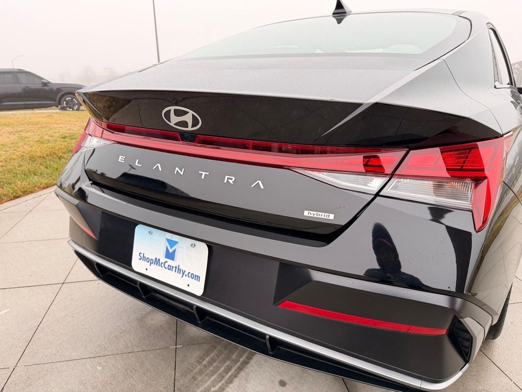 2025 Hyundai Elantra Hybrid Limited
