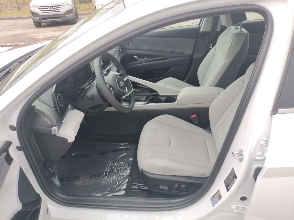 2025 Hyundai Elantra Hybrid Limited