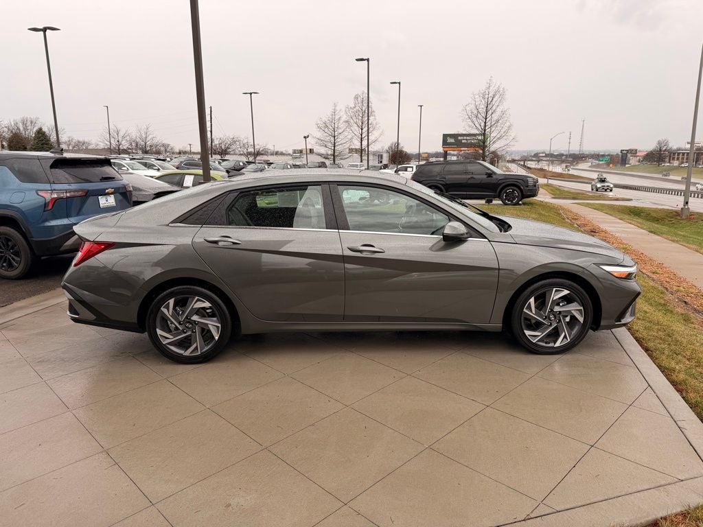 2025 Hyundai Elantra Limited