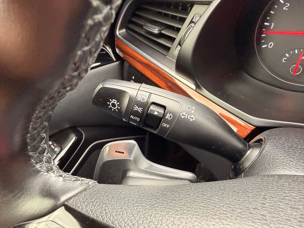 2017 Kia Cadenza Technology