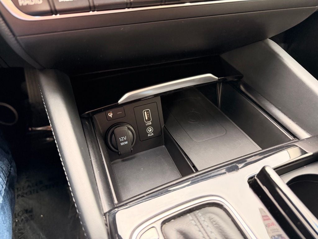 2017 Kia Cadenza Technology