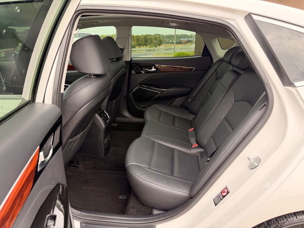 2017 Kia Cadenza Technology