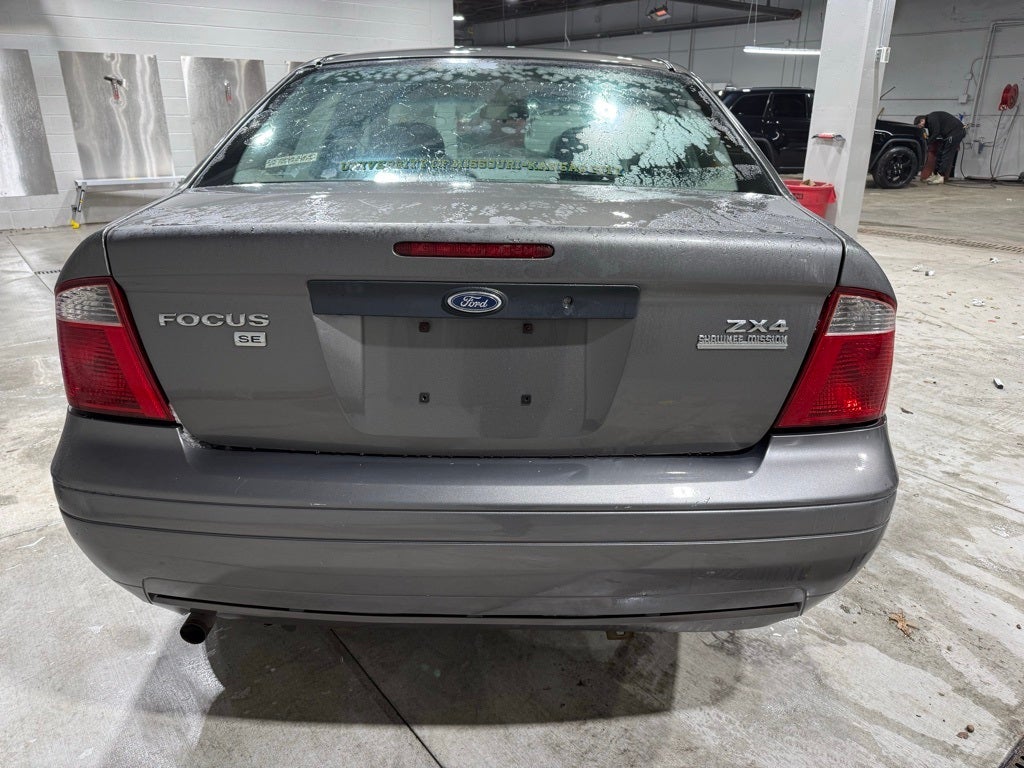 2005 Ford Focus ZX4
