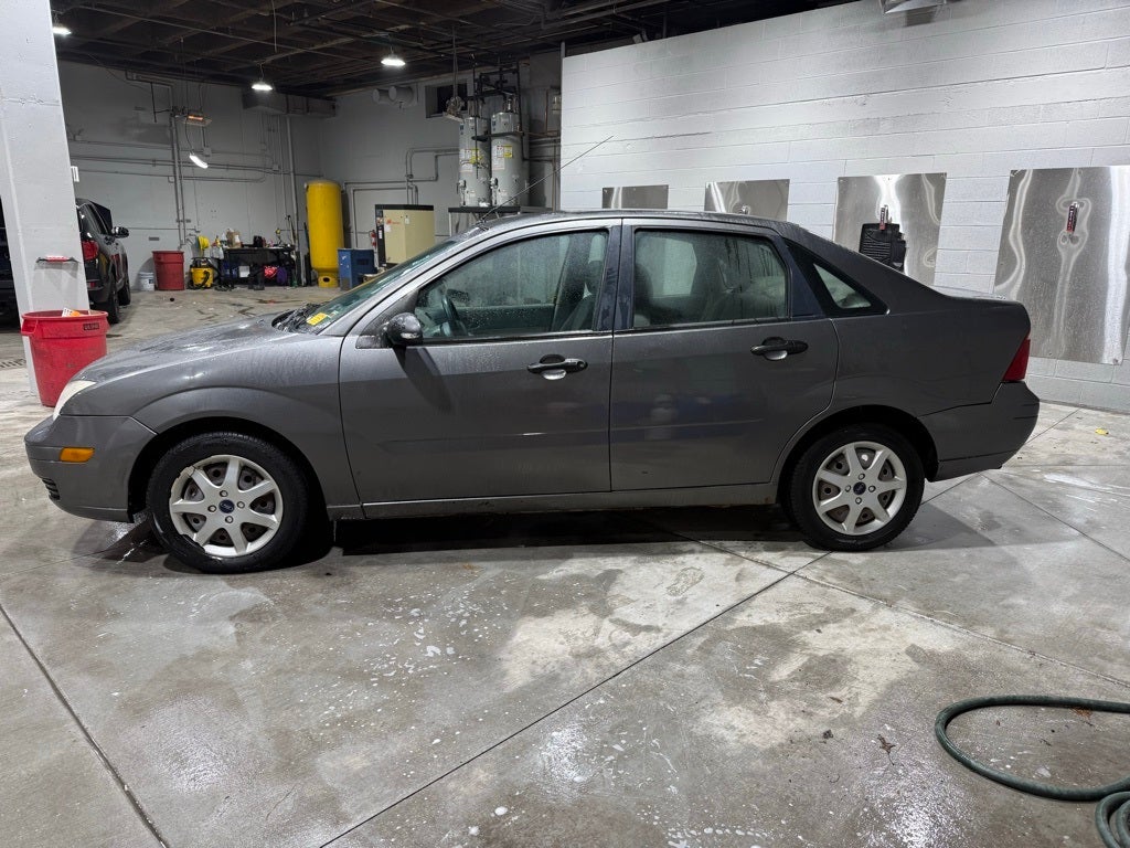 2005 Ford Focus ZX4