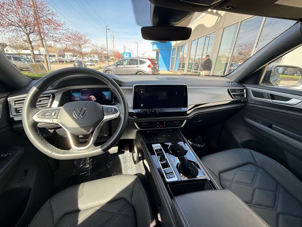 2025 Volkswagen Atlas Cross Sport 2.0T SE w/Technology