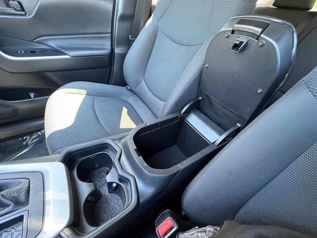 2020 Toyota RAV4 LE AWD
