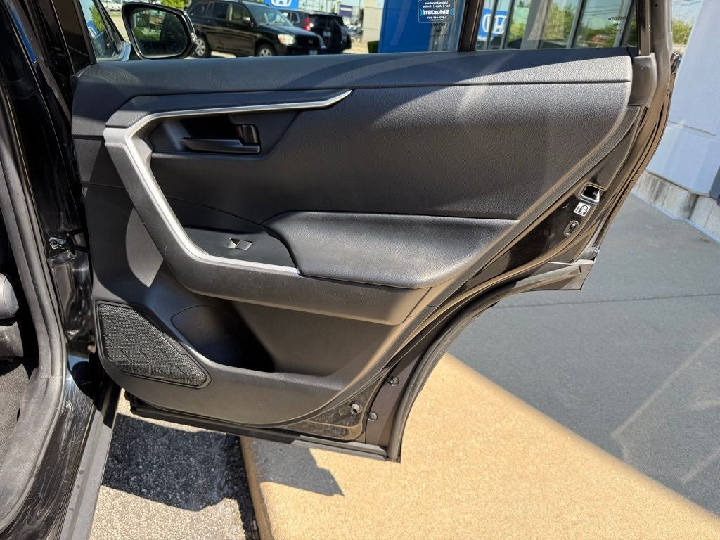 2020 Toyota RAV4 LE AWD