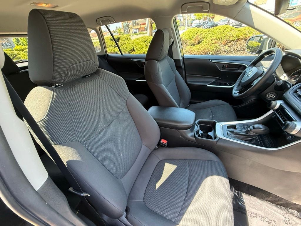 2020 Toyota RAV4 LE AWD