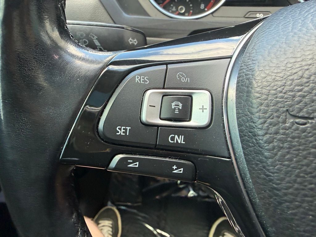 2018 Volkswagen Tiguan 2.0T SEL 4Motion