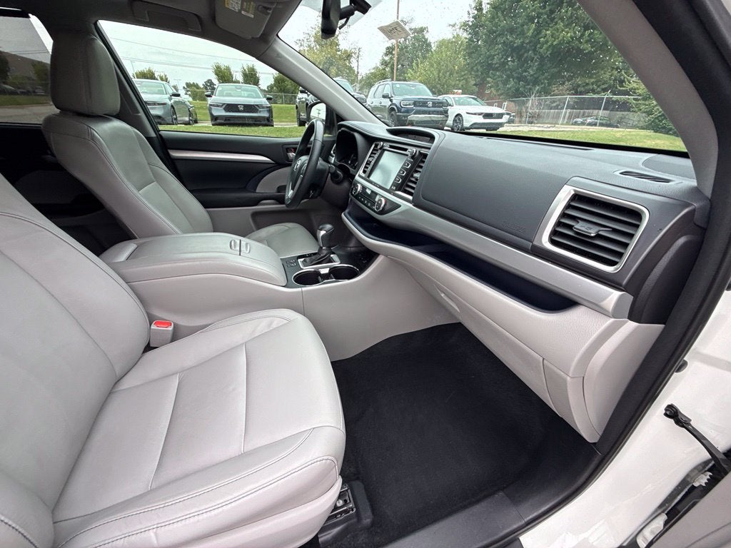 2016 Toyota Highlander XLE V6
