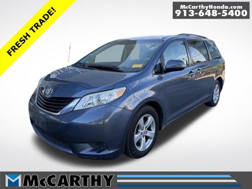 2013 Toyota Sienna LE 8 Passenger