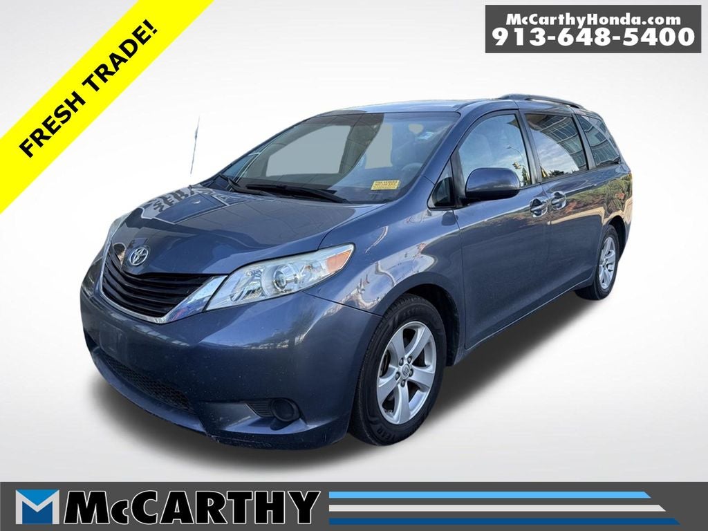 2013 Toyota Sienna LE 8 Passenger