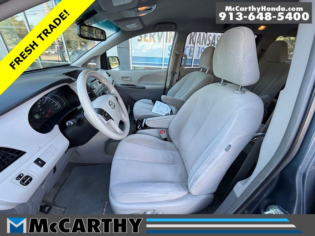 2013 Toyota Sienna LE 8 Passenger