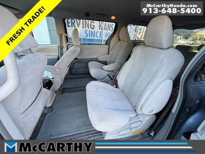 2013 Toyota Sienna LE 8 Passenger
