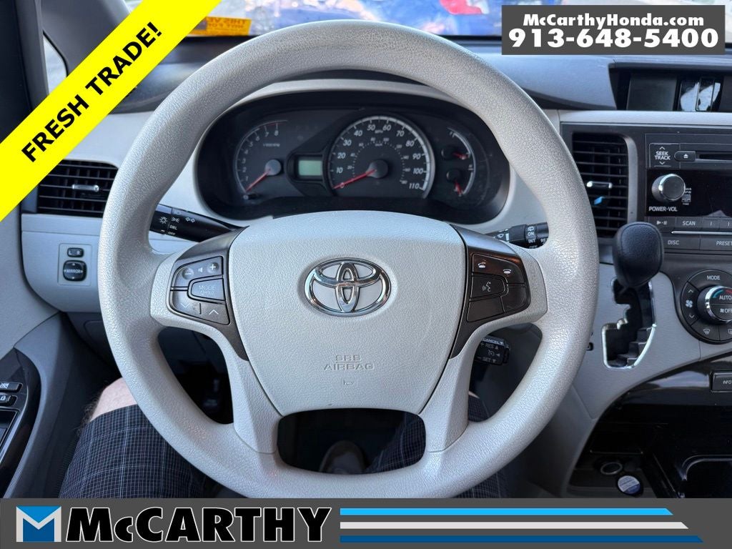 2013 Toyota Sienna LE 8 Passenger