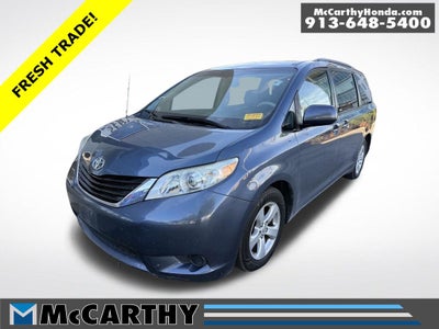 2013 Toyota Sienna LE 8 Passenger