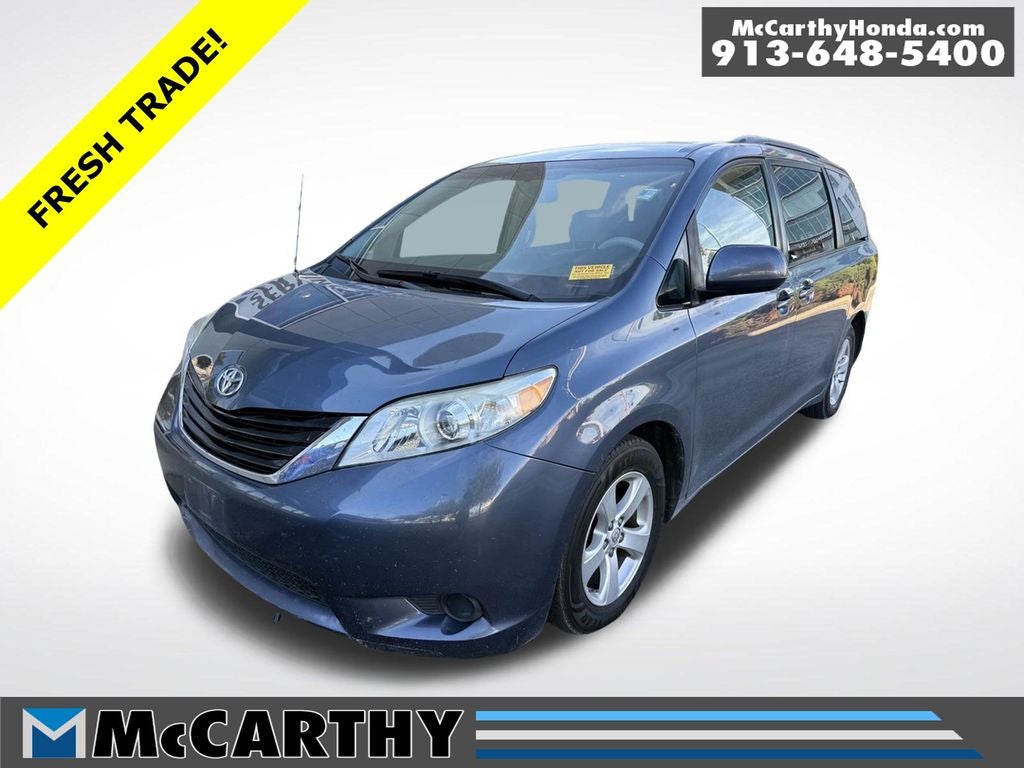 2013 Toyota Sienna LE 8 Passenger