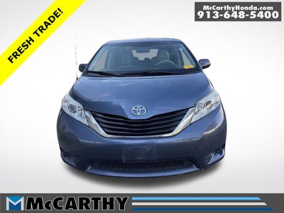 2013 Toyota Sienna LE 8 Passenger