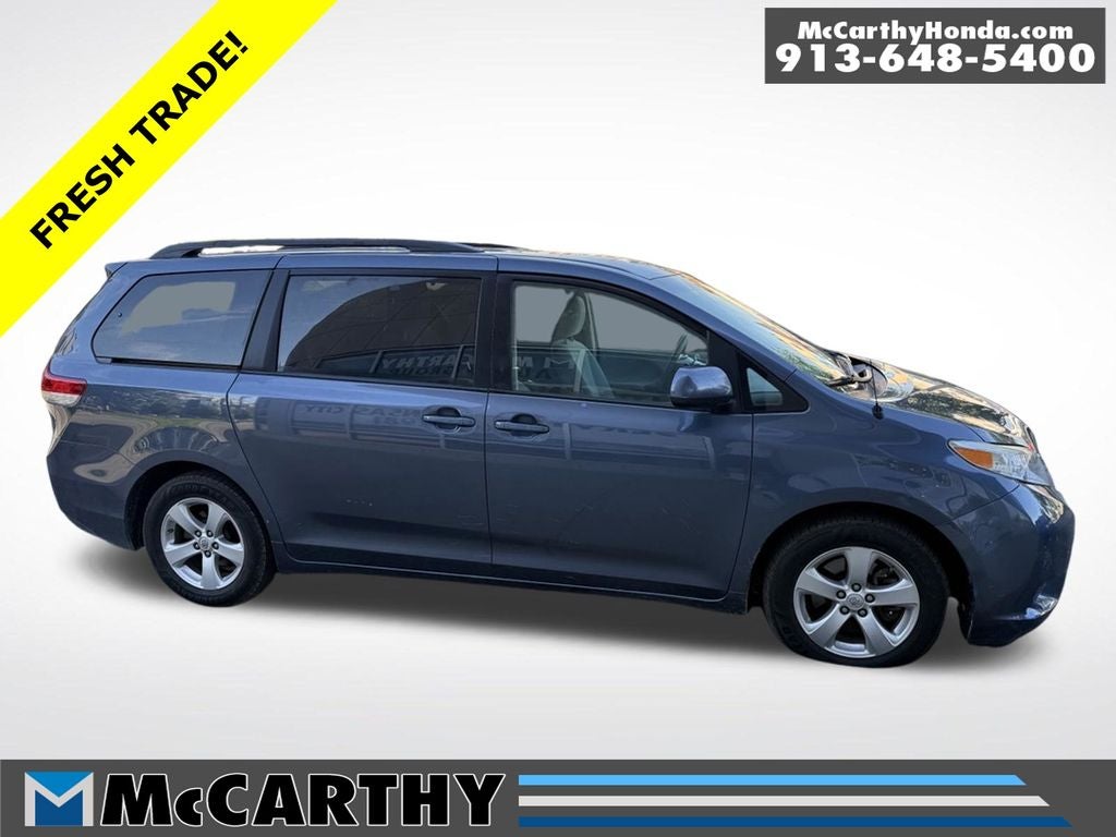 2013 Toyota Sienna LE 8 Passenger