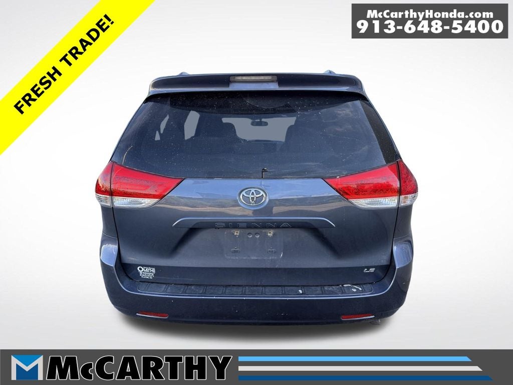 2013 Toyota Sienna LE 8 Passenger