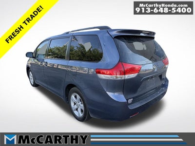 2013 Toyota Sienna LE 8 Passenger