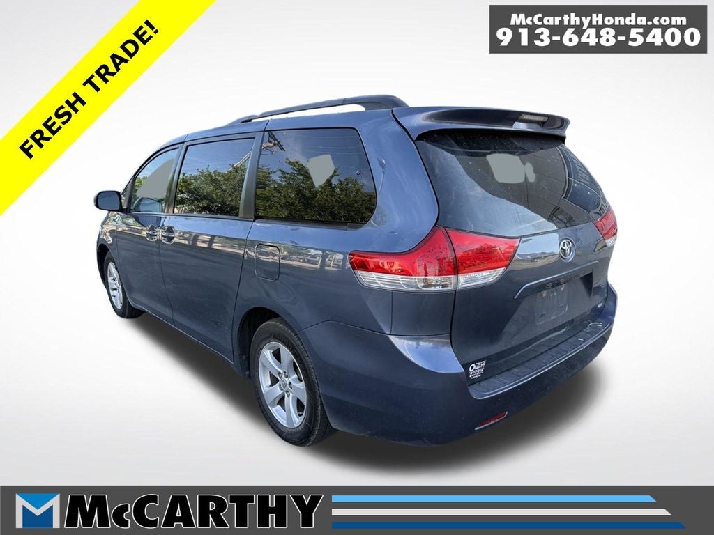 2013 Toyota Sienna LE 8 Passenger