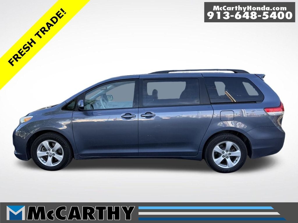 2013 Toyota Sienna LE 8 Passenger