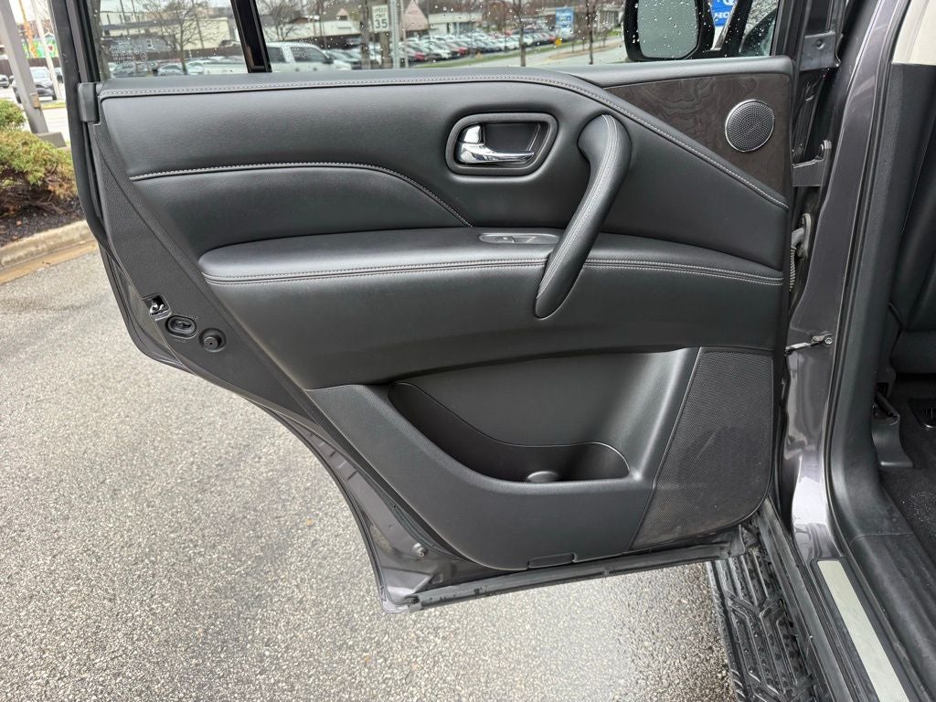 2024 INFINITI QX80 LUXE