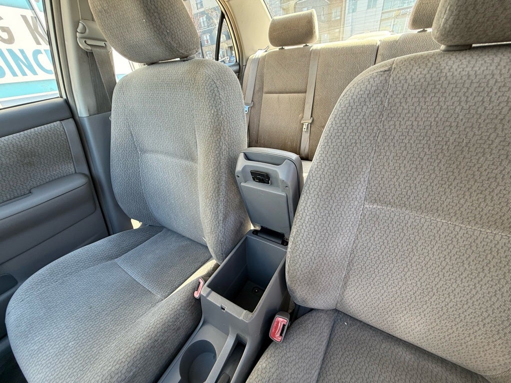 2004 Toyota Corolla LE