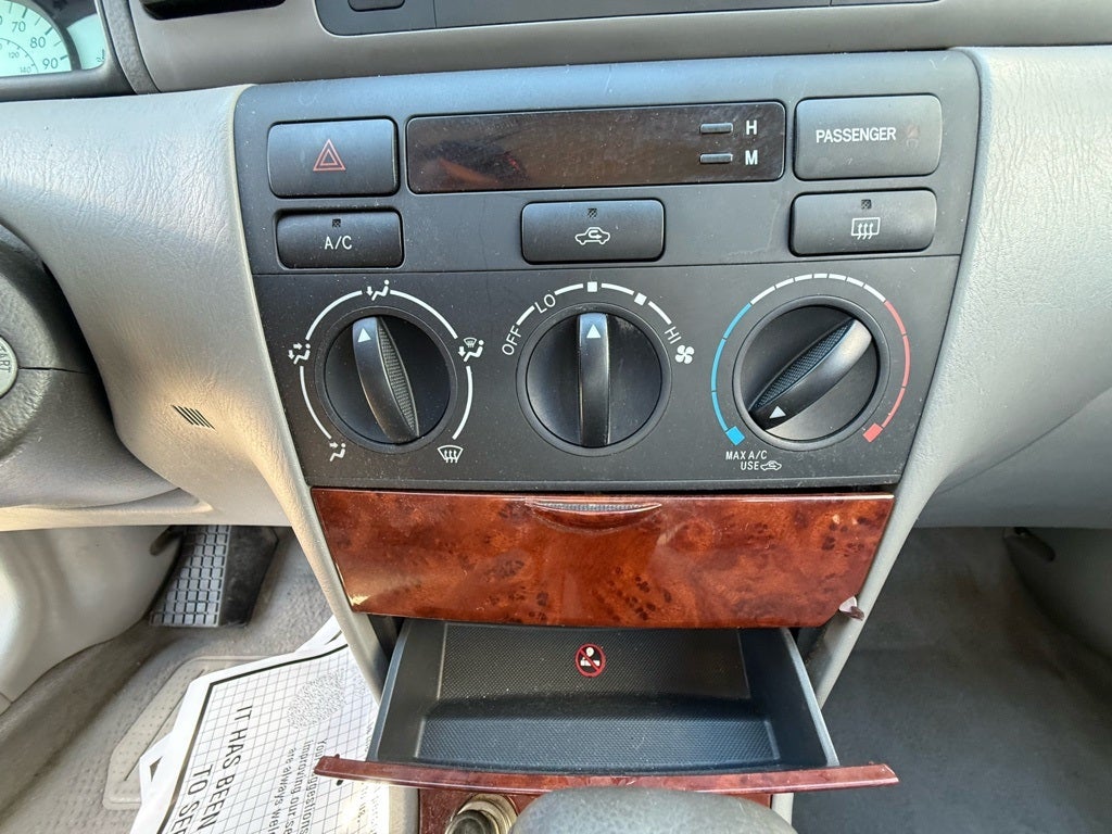 2004 Toyota Corolla LE