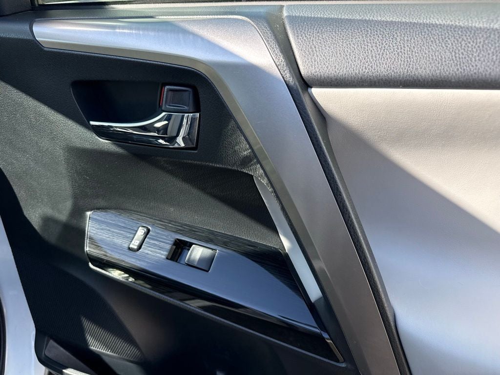 2017 Toyota RAV4 Hybrid Limited